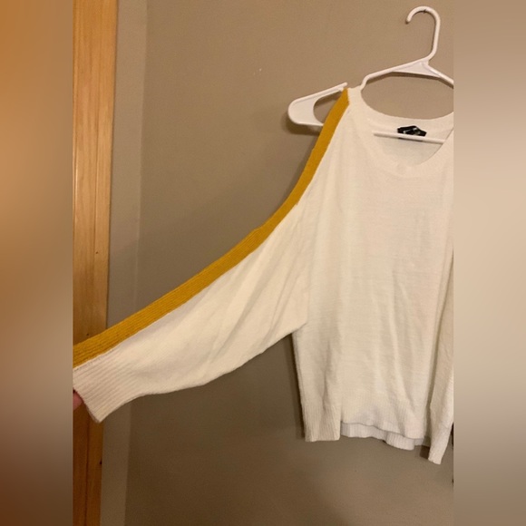 Express Sweater - Picture 2 of 5